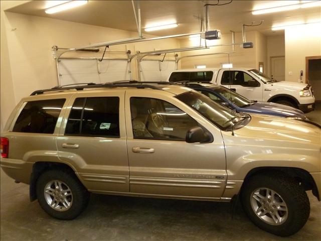 Jeep Grand Cherokee 2000 photo 2