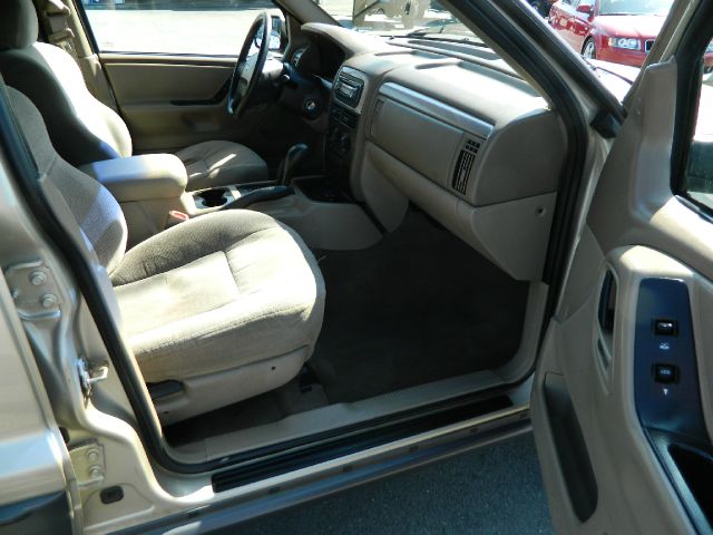 Jeep Grand Cherokee 2001 photo 3