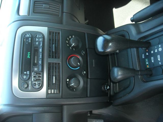 Jeep Grand Cherokee 2001 photo 2