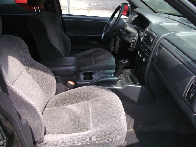 Jeep Grand Cherokee 2001 photo 2