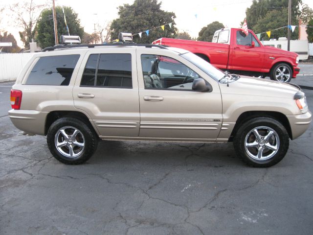 Jeep Grand Cherokee 2001 photo 2