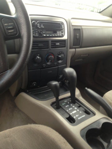 Jeep Grand Cherokee 2001 photo 2