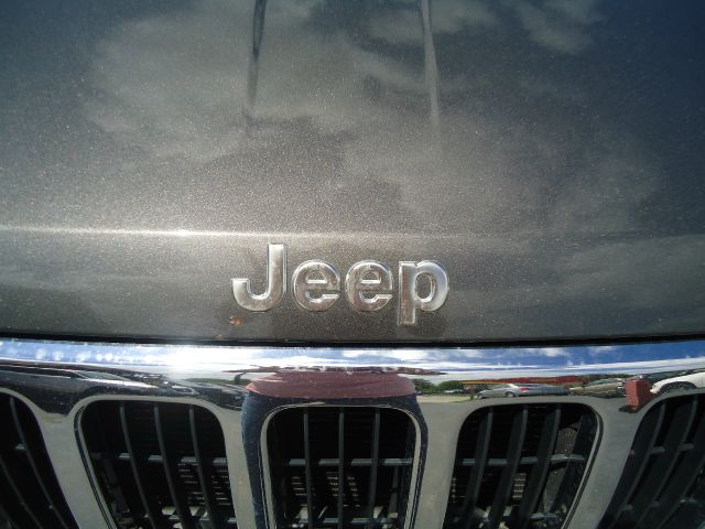 Jeep Grand Cherokee 2002 photo 2