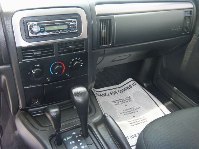 Jeep Grand Cherokee 2002 photo 17