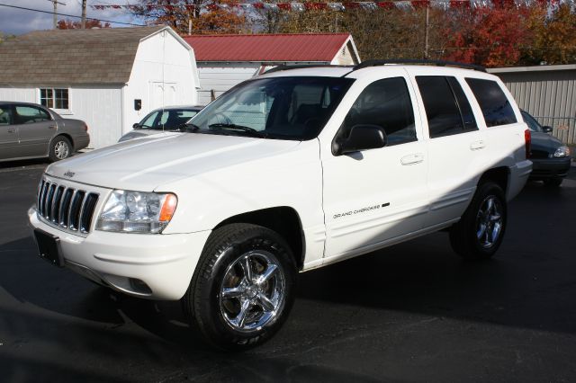 Jeep Grand Cherokee 2002 photo 2