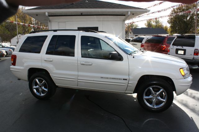 Jeep Grand Cherokee 2002 photo 3