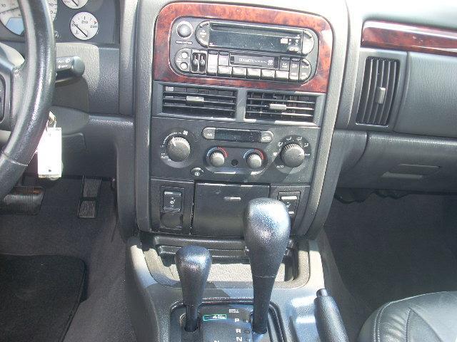 Jeep Grand Cherokee 2002 photo 1