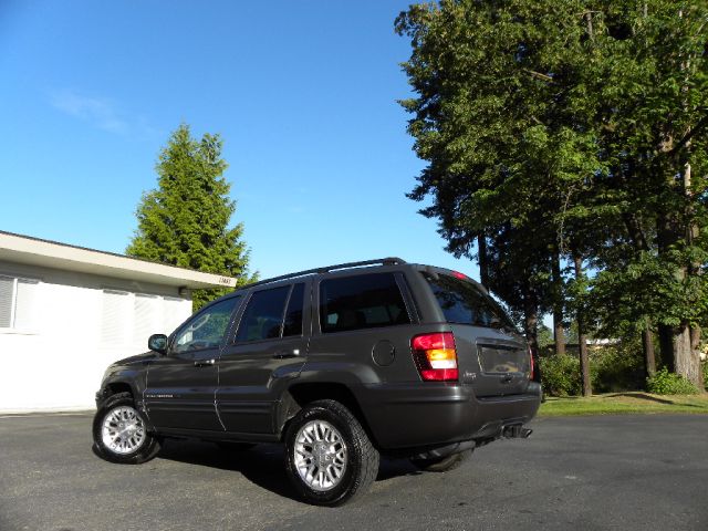 Jeep Grand Cherokee Super SUV