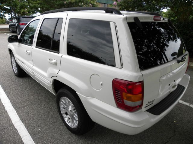 Jeep Grand Cherokee 2002 photo 1