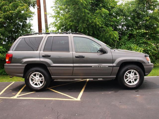 Jeep Grand Cherokee 2002 photo 2