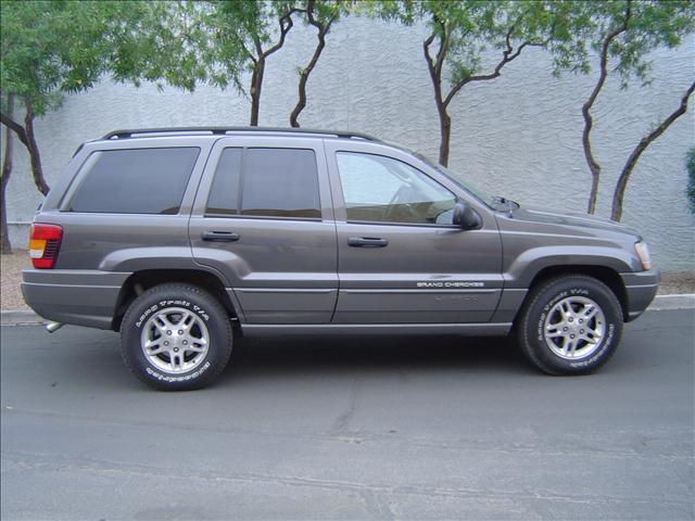 Jeep Grand Cherokee 2002 photo 2