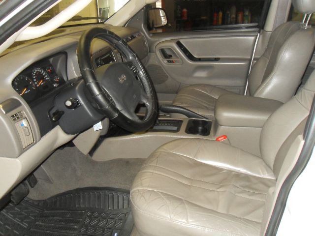 Jeep Grand Cherokee 2002 photo 1