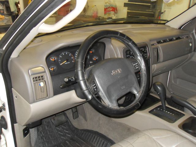 Jeep Grand Cherokee 2002 photo 2