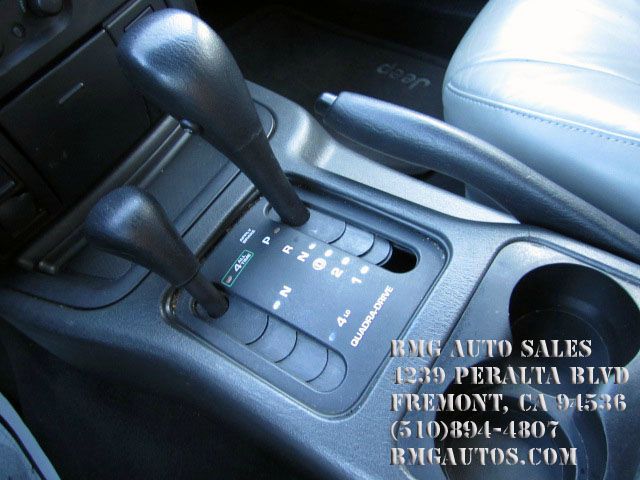 Jeep Grand Cherokee 2002 photo 1