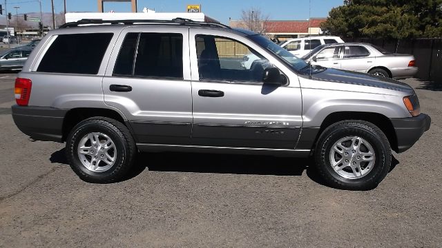 Jeep Grand Cherokee 2002 photo 3