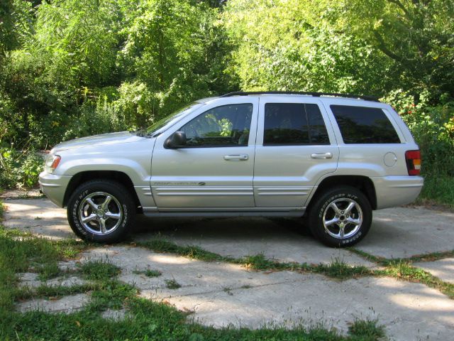 Jeep Grand Cherokee 2002 photo 3