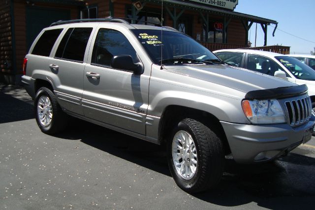 Jeep Grand Cherokee 2002 photo 1