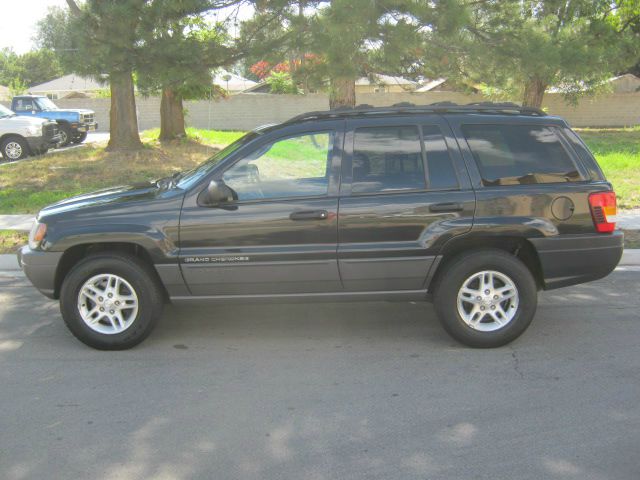 Jeep Grand Cherokee 2002 photo 2