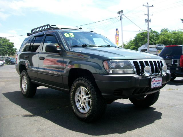 Jeep Grand Cherokee 2003 photo 2