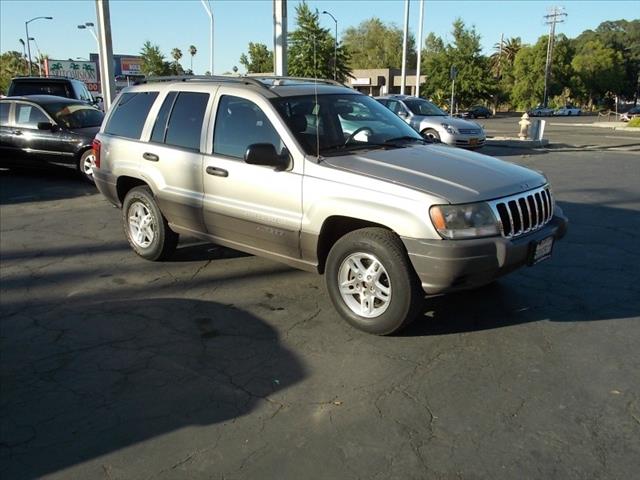 Jeep Grand Cherokee 2003 photo 2