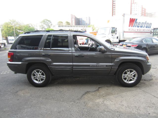 Jeep Grand Cherokee 4dr 114 WB W/4.6l AWD SUV