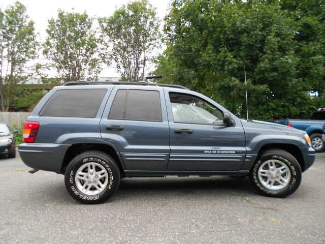 Jeep Grand Cherokee 2004 photo 2