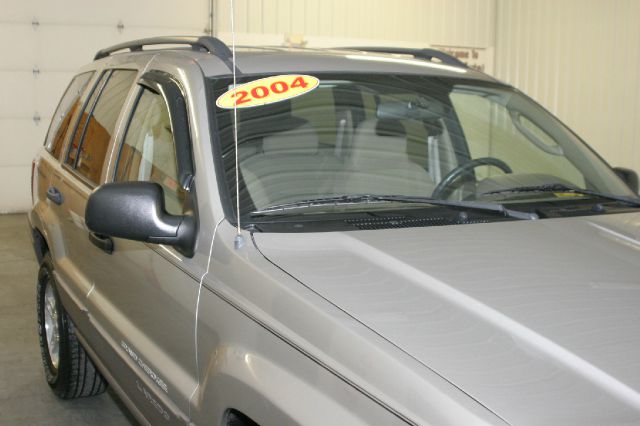 Jeep Grand Cherokee 2004 photo 4