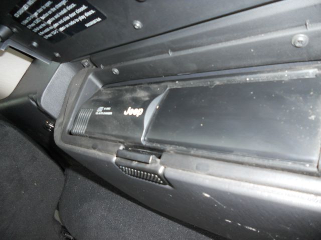 Jeep Grand Cherokee 2004 photo 12