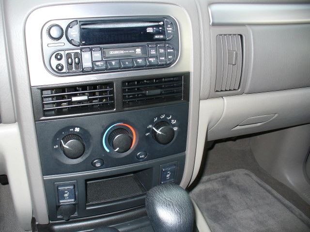 Jeep Grand Cherokee 2004 photo 4