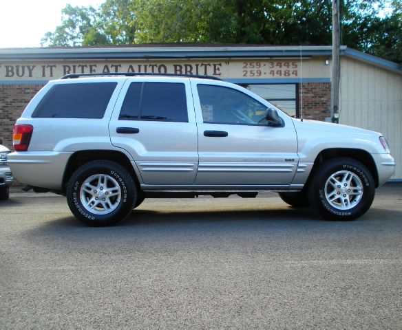 Jeep Grand Cherokee 2004 photo 2