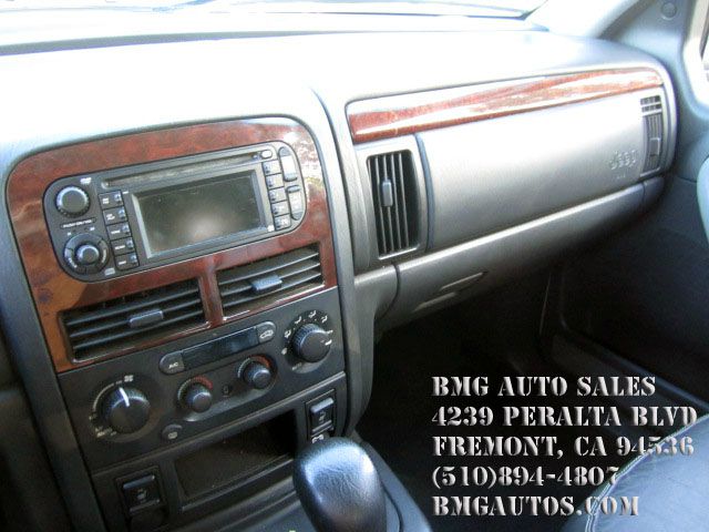 Jeep Grand Cherokee 2004 photo 12