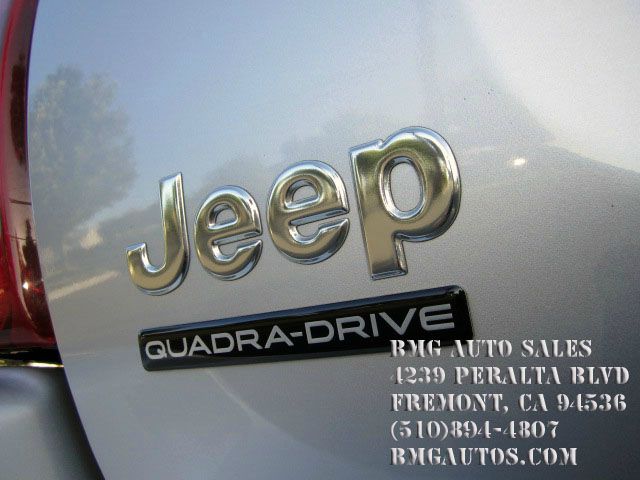 Jeep Grand Cherokee 2004 photo 3