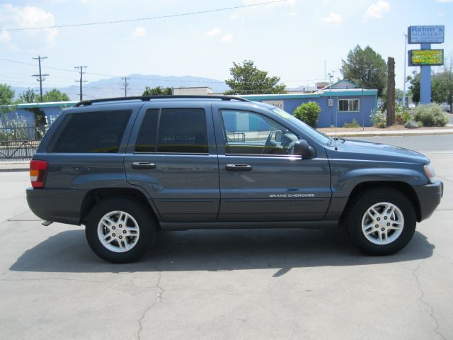 Jeep Grand Cherokee 2004 photo 1