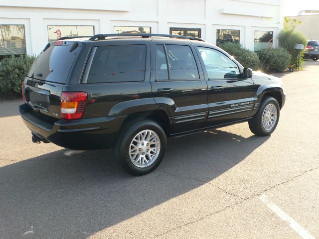 Jeep Grand Cherokee 2004 photo 4