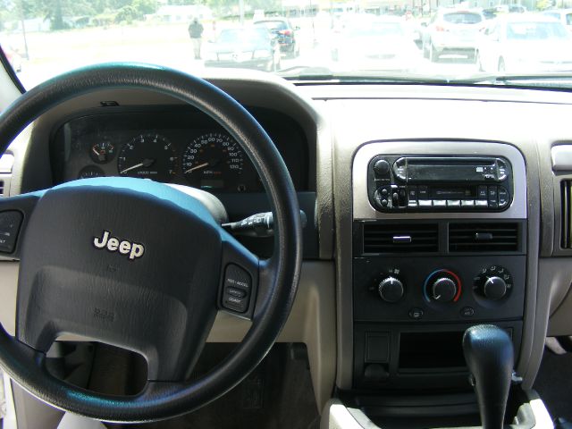 Jeep Grand Cherokee 2004 photo 12