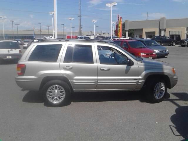 Jeep Grand Cherokee 2004 photo 2