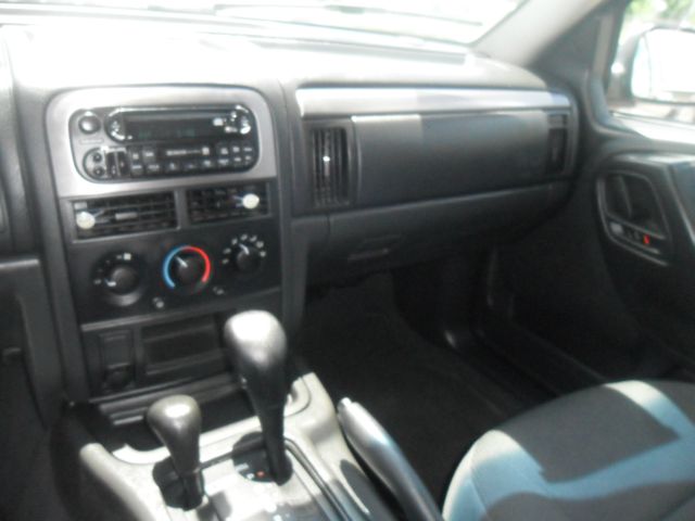 Jeep Grand Cherokee 2004 photo 1