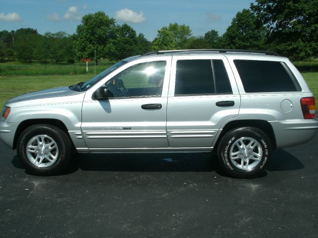 Jeep Grand Cherokee 2004 photo 1