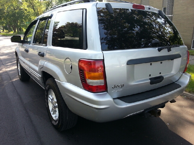 Jeep Grand Cherokee 4dr 114 WB W/4.6l AWD SUV