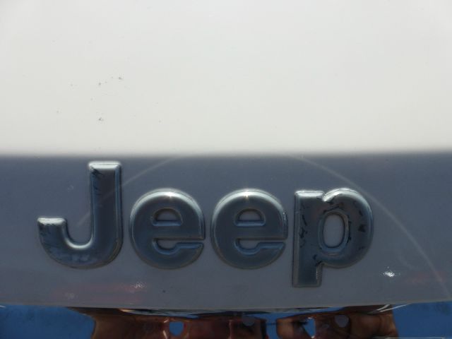 Jeep Grand Cherokee 2004 photo 17