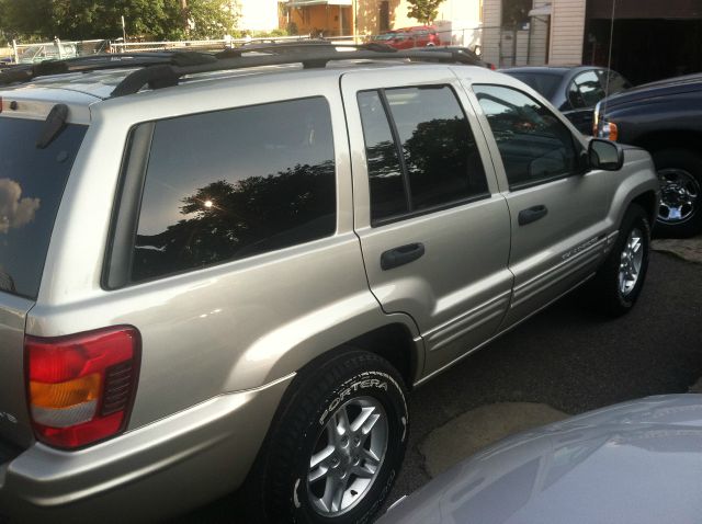 Jeep Grand Cherokee LT Tv-dvdleathersunroof3rowcarfax Available SUV