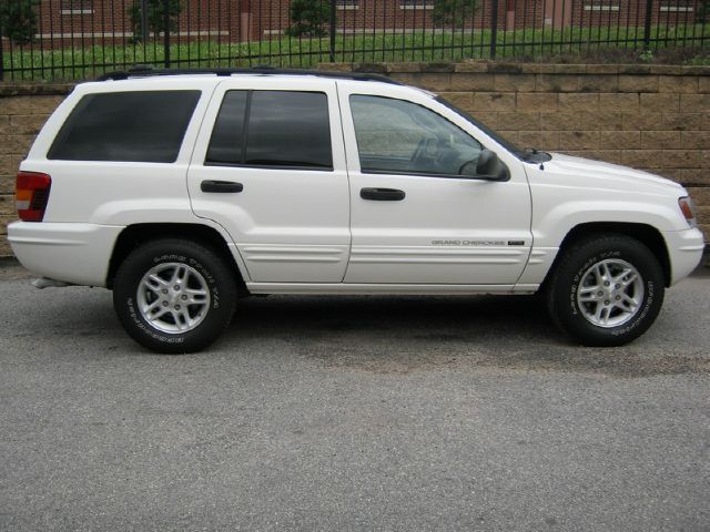 Jeep Grand Cherokee 2004 photo 1