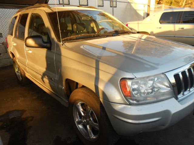 Jeep Grand Cherokee 2.4i Sedan SUV