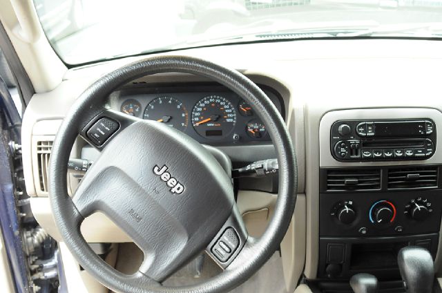 Jeep Grand Cherokee 2004 photo 2