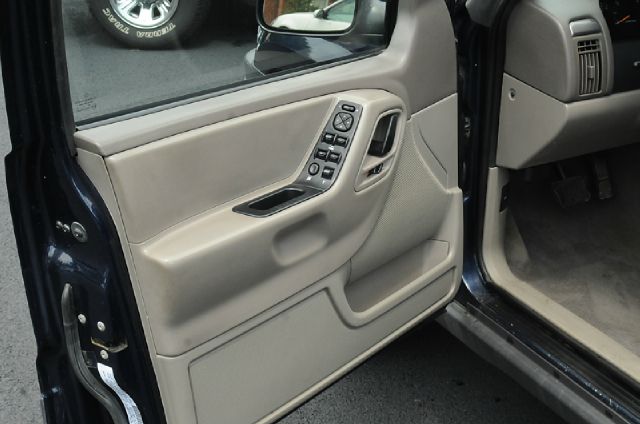 Jeep Grand Cherokee 2004 photo 4