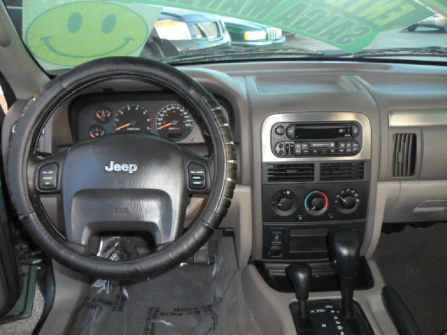 Jeep Grand Cherokee 2004 photo 2