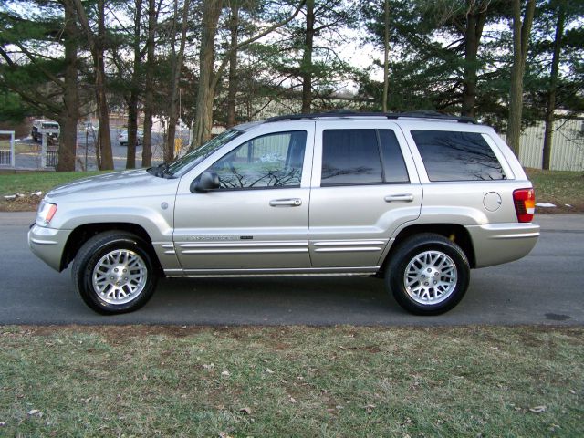 Jeep Grand Cherokee 2004 photo 4