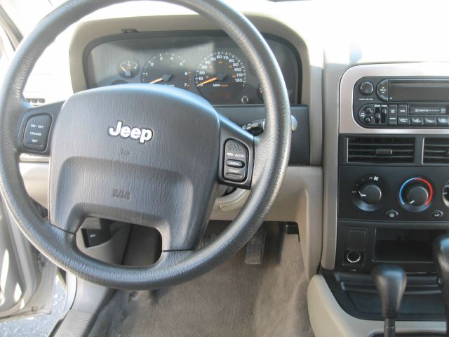 Jeep Grand Cherokee 2004 photo 2