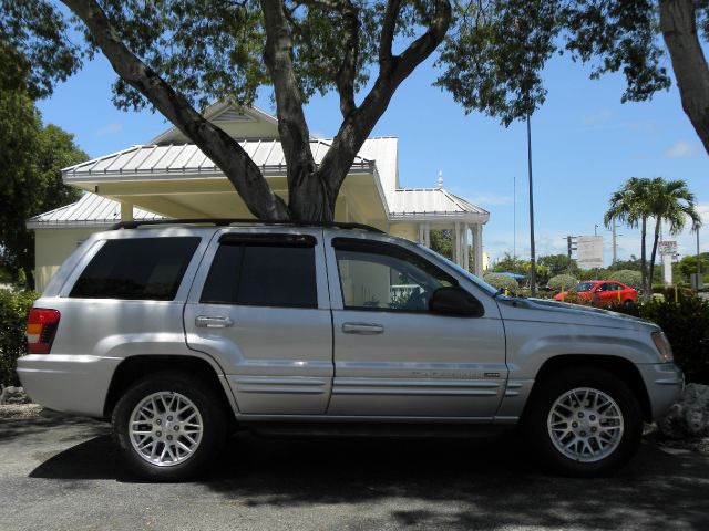 Jeep Grand Cherokee 2004 photo 2