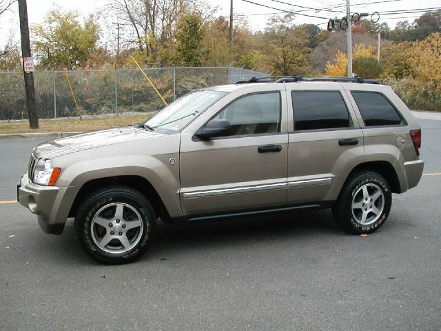 Jeep Grand Cherokee 2005 photo 4